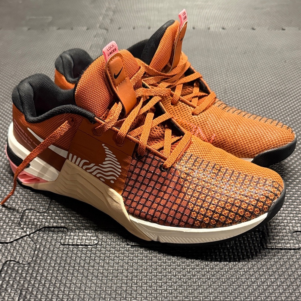 Nike women’s metcon Vibrant Orange and Black Athletic Shoes